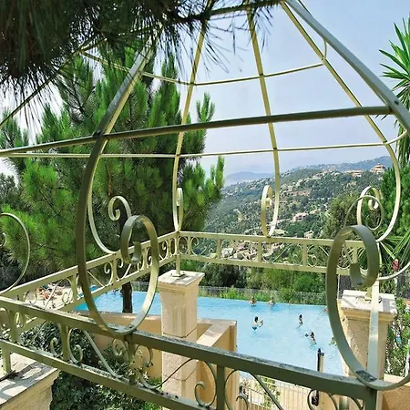 Pierre & Les Terrasses Des Issambres Feriested