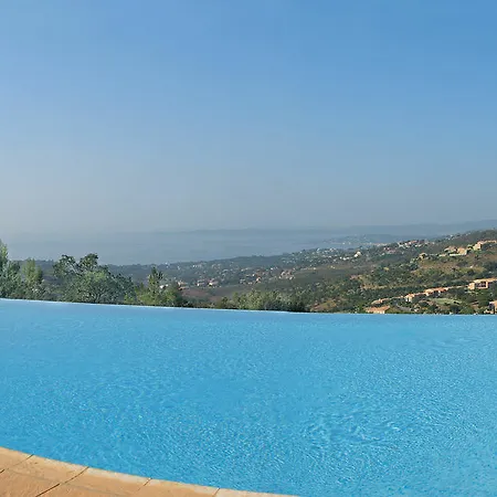 Pierre & Les Terrasses Des Issambres 5*