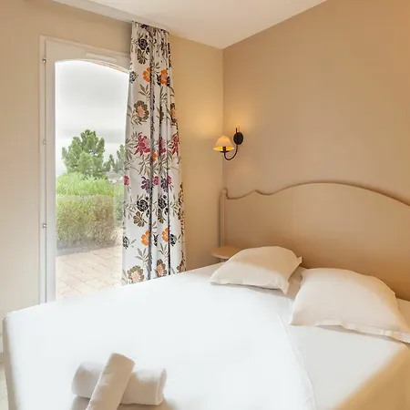 Pierre & Les Terrasses Des Issambres 5*
