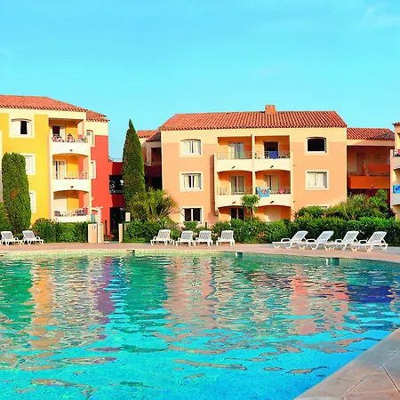 Pierre & Les Terrasses Des Issambres 度假村 5*