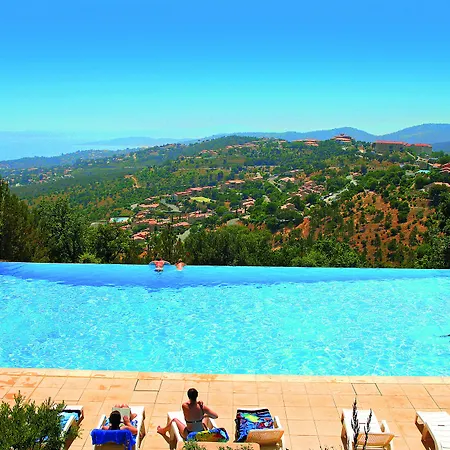 度假村 Pierre & Les Terrasses Des Issambres 5*